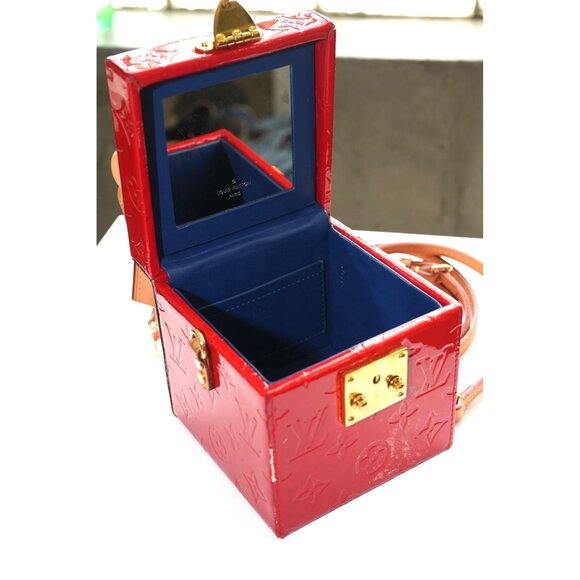 Louis Vuitton LV Monogram Vernis Bleecker Box Shoulder Bag Red Women's w/ DAMAGE - Picture 7 of 9